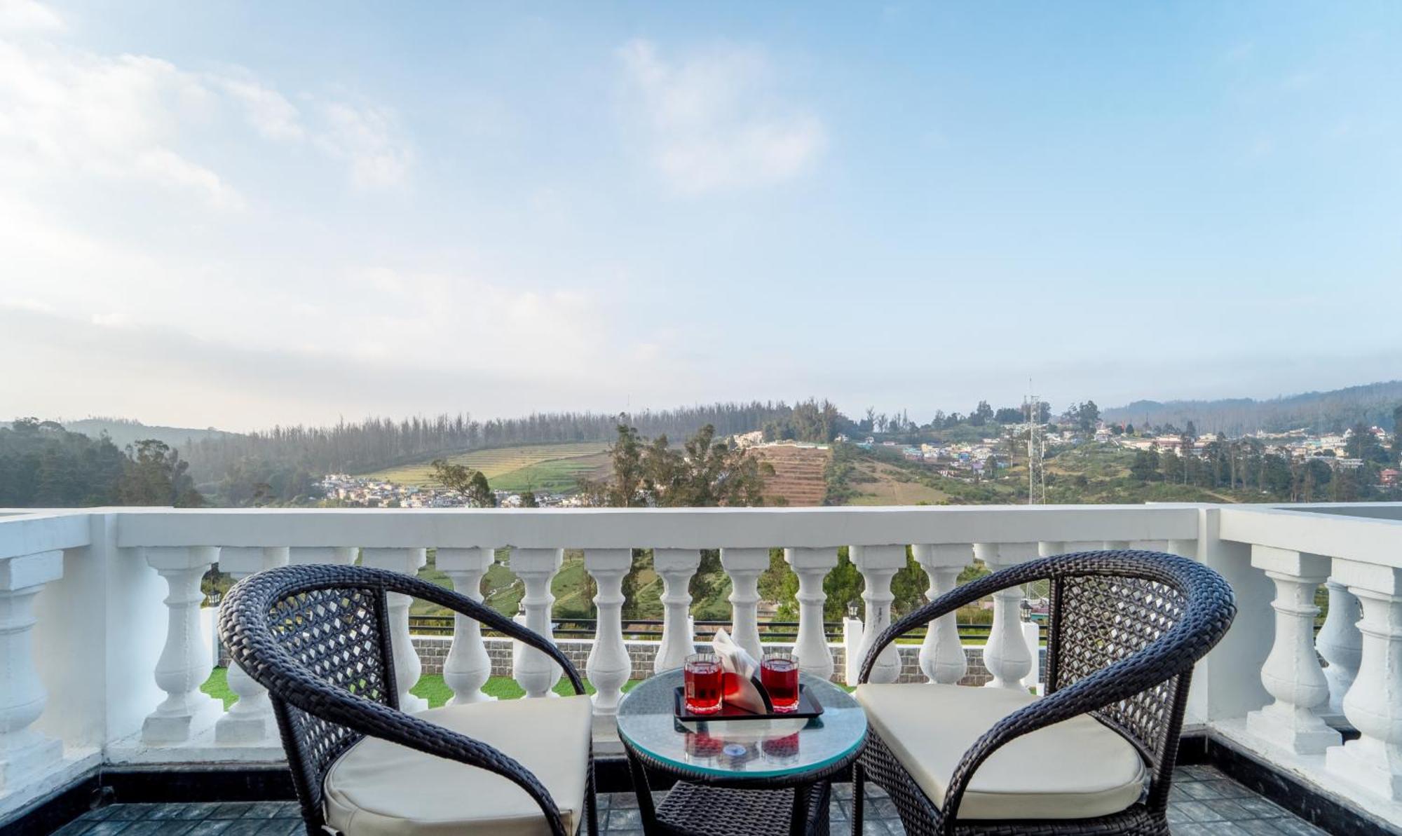 Treebo Skydale Premium Suites, 1500 Mtrs From Ooty Lake Exteriör bild