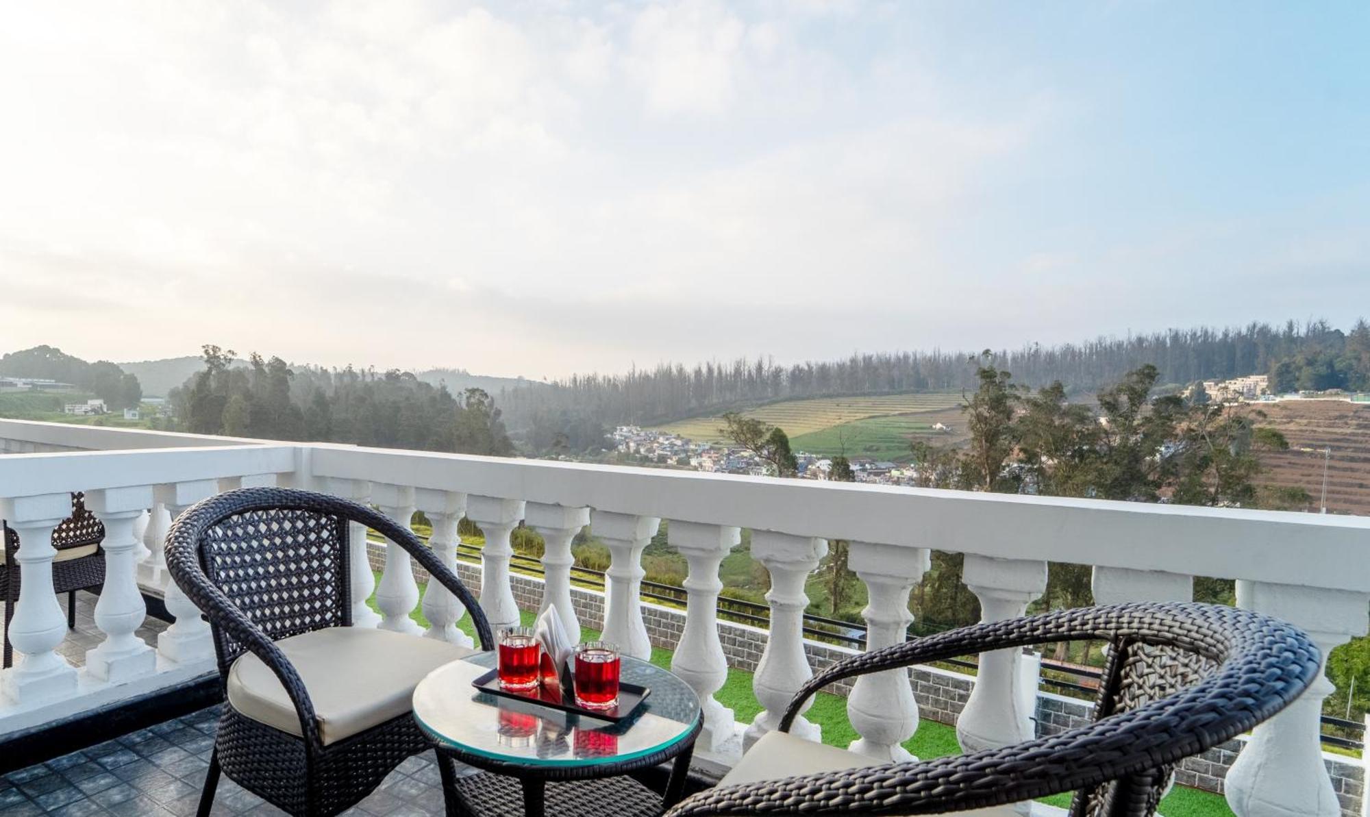 Treebo Skydale Premium Suites, 1500 Mtrs From Ooty Lake Exteriör bild